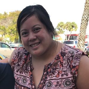 Meet your Posher, Larissa